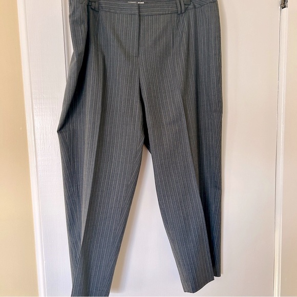 Talbots Pants Charcoal Grey Cream Pin Stripe Wool Classic Plus size 18 W Petite - Picture 4 of 15